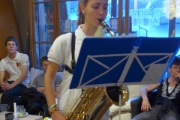 Christina Birrer am Bariton-Sax